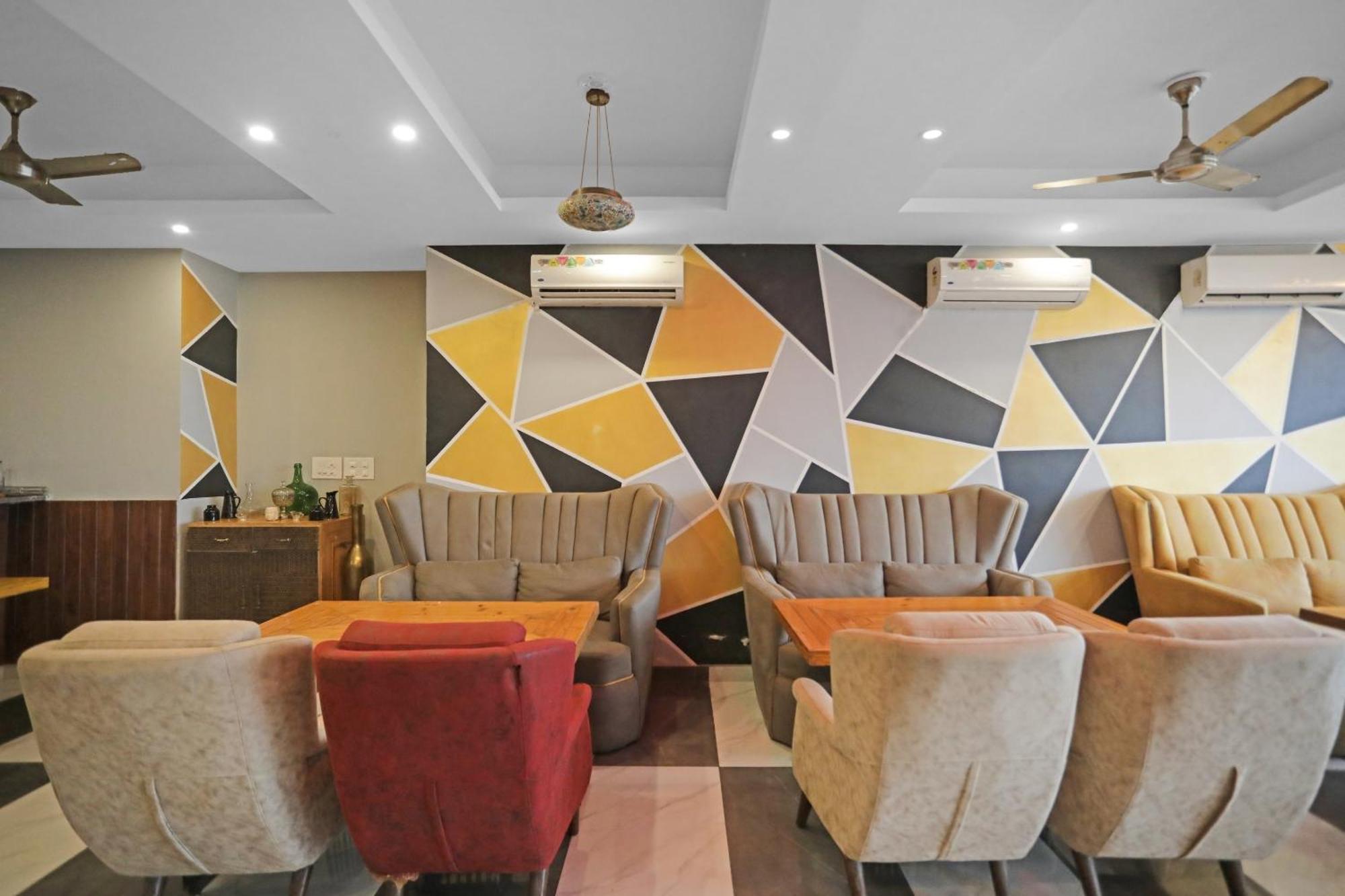 Super Hotel O Heart Beat Hotel Большая Нойда Экстерьер фото