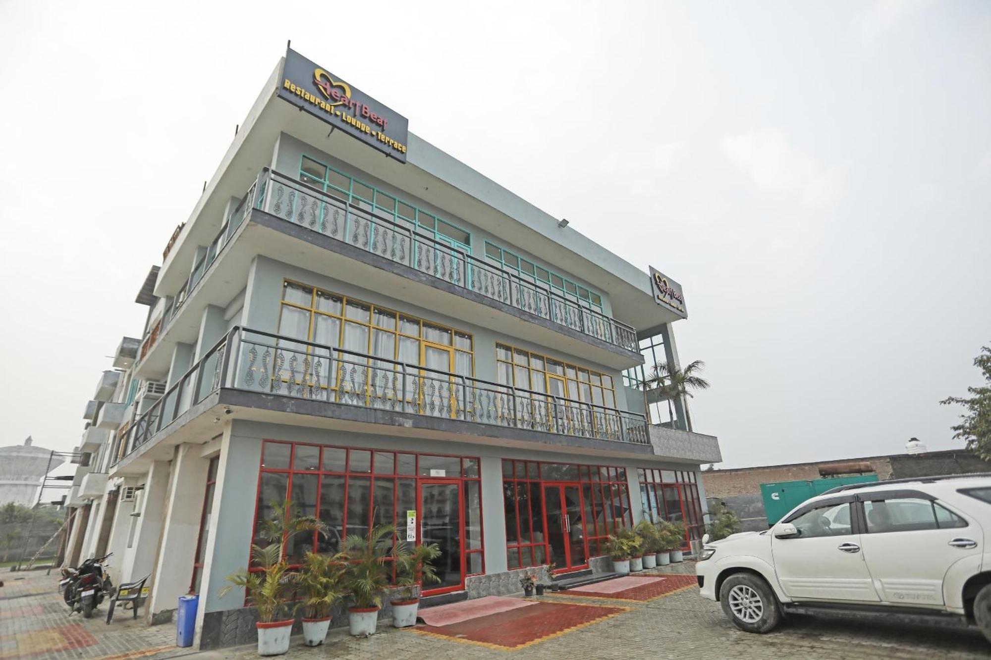 Super Hotel O Heart Beat Hotel Большая Нойда Экстерьер фото